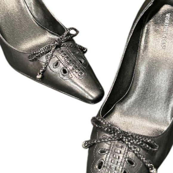 Worthington Black Pointed Toe Pump, gently used in good condition, size 9M. - Picture 9 of 9